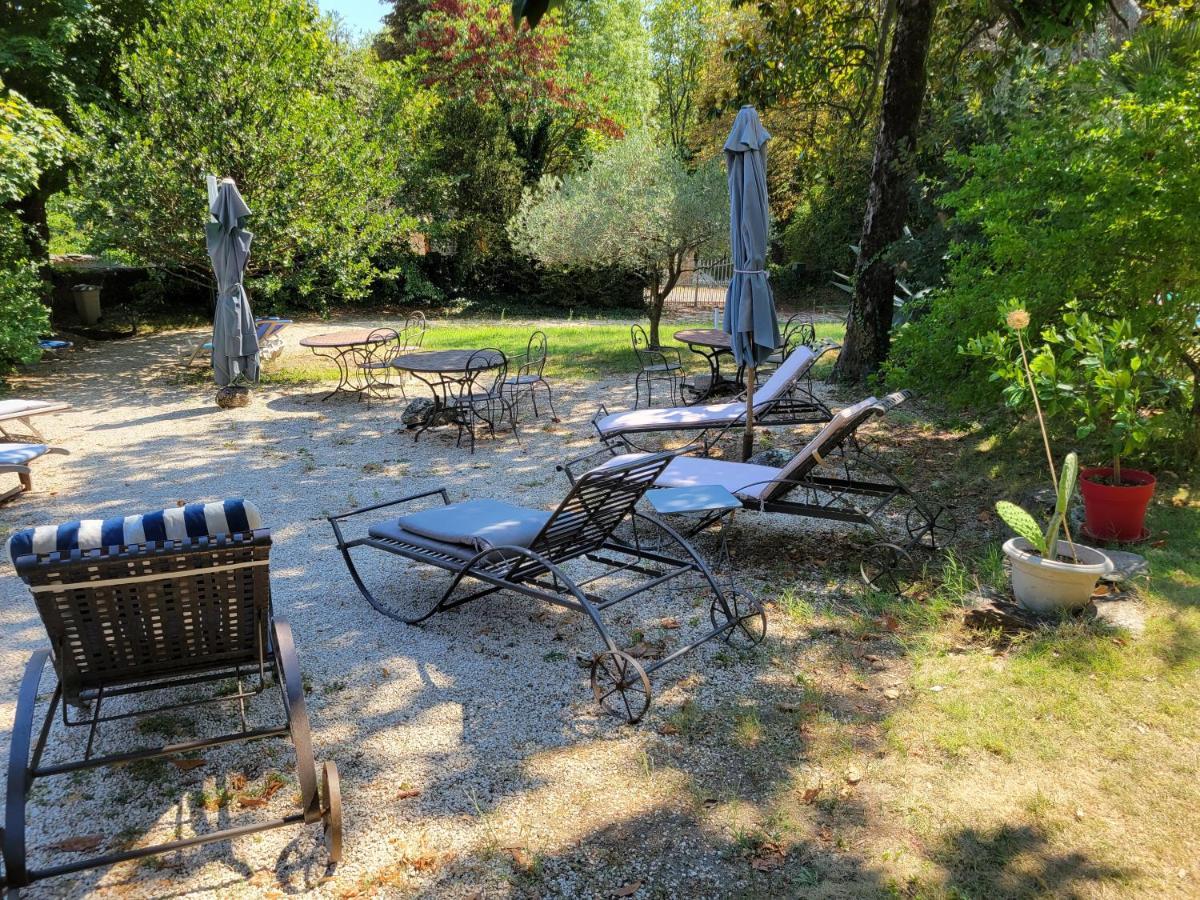 Le Temps Des Cerises Hotel Genolhac Kültér fotó